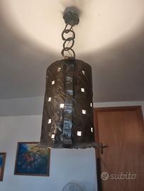 due lampadari in ferro battuto