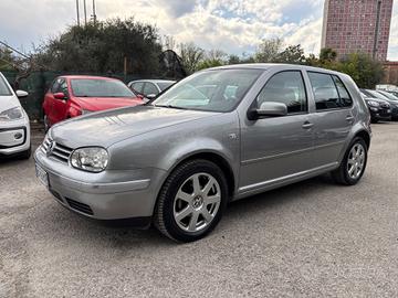Volkswagen Golf 1.6 5 porte Highline OK NEOPATENTA