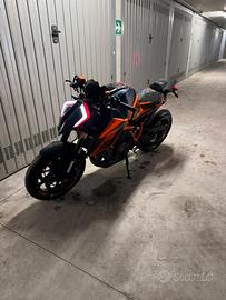 Ktm super duke r