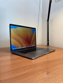 Macbook Pro 2017 16GB 256GB