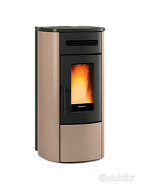 Modello Nordica stufa a pellet  Guenda idro