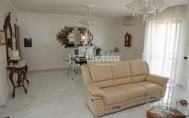 AMPIO 4 VANI CON DOPPIA ESPOSIZIONE E DUE POSTI AU