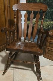 sedia dondolo in legno