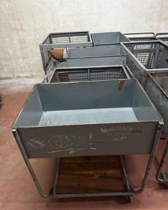 Carrello in ferro con vasca su ruote