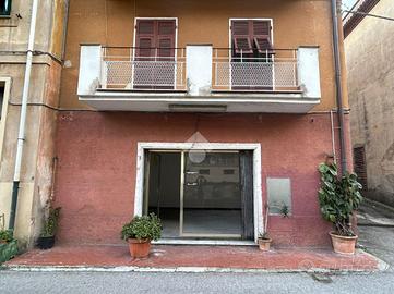 NEGOZIO A RAPALLO