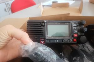 Ricetrasmettitore VHF marino