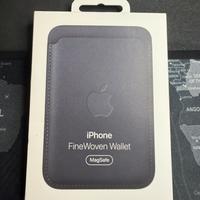 Apple Portafoglio MagSafe in tessuto FineWoven