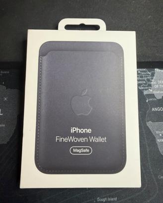 Apple Portafoglio MagSafe in tessuto FineWoven