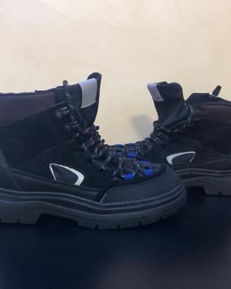 Scarpe da montagna Zara (nuove)