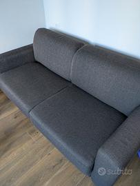 Divano letto colore grigio canna di fucile