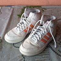 Scarpe Adidas n. 38 – usate una sola volta