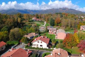 VILLA SINGOLA A TOLLEGNO