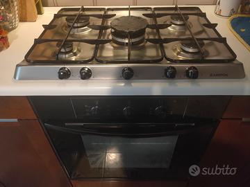 forno e piano di cottura Ariston
