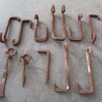 VECCHI GANCI IN FERRO BATTUTO
