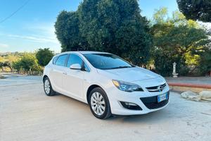 Opel Astra j Cosmo “unico proprietario”