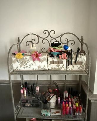 Scaffale shabby chic