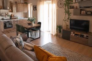 Bilocale con balcone e posto auto a Somma Lombardo