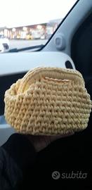Cluntchbag fatta a mano in fettuccia