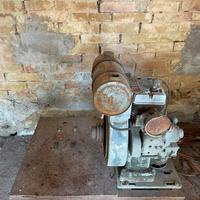 Motore a scoppio antico