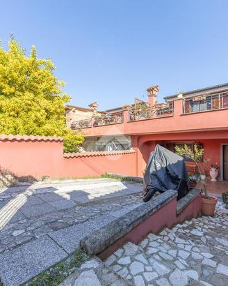 VILLA A SCHIERA A SANT'ANGELO ROMANO