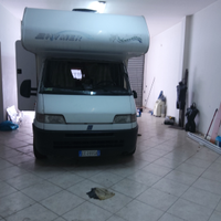 Vendita camper himer incidentato