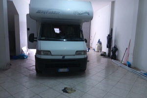 Vendita camper himer incidentato