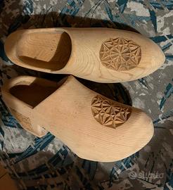 Zoccoli in legno artigianali