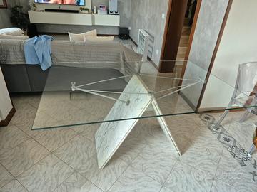 tavolo con base in marmo