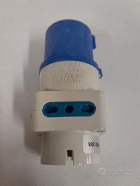 Adattatore SCAME da spina tripolare monofase 16 am