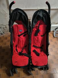 Passeggino gemellare/fratellare