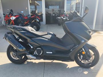Yamaha TMAX 560