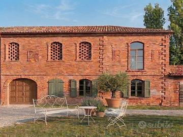 Rustico con 27.000mq di terreno