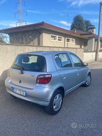 Toyota Yaris 2002 benzina