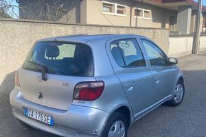Toyota Yaris 2002 benzina