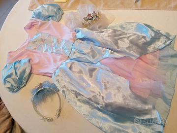 vestito di carnevale di cenerentola con accessori
