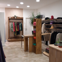 Ventemnale negozio abbigliamento donna