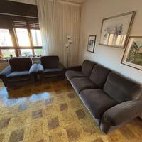 divano poltrone tavolino soggiorno