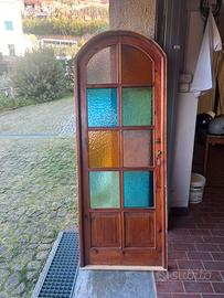 Porta con arco a tutto sesto