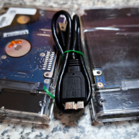 2 Hard disk esterni da 500 GB cadauno