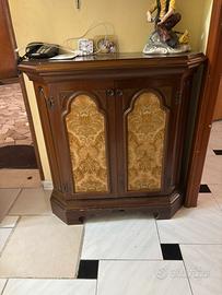 Mobiletto basso antico