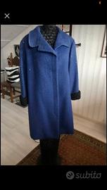 Cappotto pelo rasato con borchie e polsini ecopell