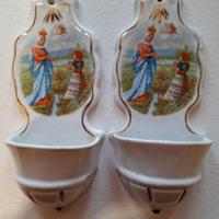 Due acquasantiere da muro in ceramica