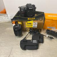Nikon D7200 completa di obiettivo 28-100