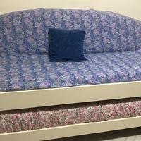 Letto doppio con materassi e reti a doghe