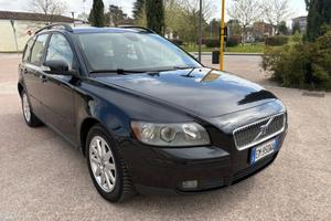 Volvo V50 D anno 2012 pronta a uso ok neo patentat