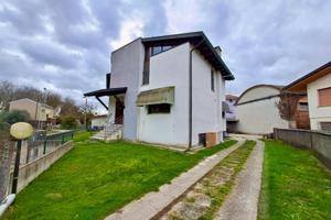 ABITAZIONE TRICAMERE IN BIFAMILIARE: spazio, in...