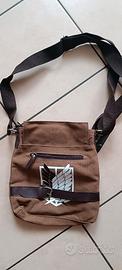 borsa tracolla Attack on Titans 