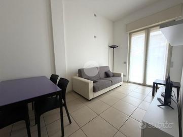 2 LOCALI A ENTRATICO