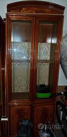 credenza con vetrina 