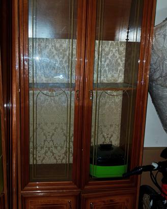 credenza con vetrina 